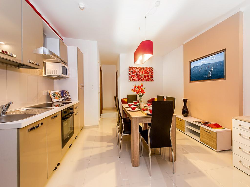 Saint Julian's Bayside Apartments מראה חיצוני תמונה