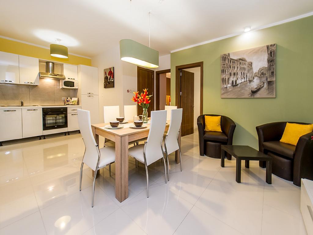 Saint Julian's Bayside Apartments מראה חיצוני תמונה